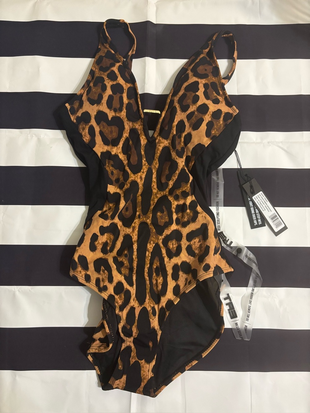 BNWT TA3 Plungey Triangle Shape Wear One Piece Swimsuit XS Regular